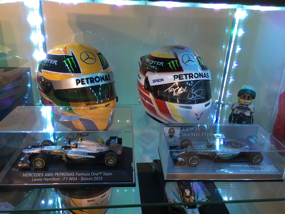 ElliotHorwoodF1's tweet photo. Got the main bits cleaned up and back in my cabinet 😃🙌🏼🏁 #F1 #TeamLH https://t.co/CPz5mDt1Ky