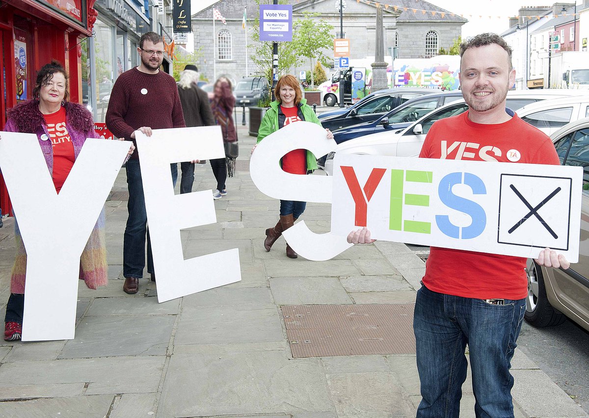 YesEquality_RN's tweet photo. The Day the most colourful bus in Ireland pulled into town! #marrefmemories https://t.co/F9lnHdEd4Q