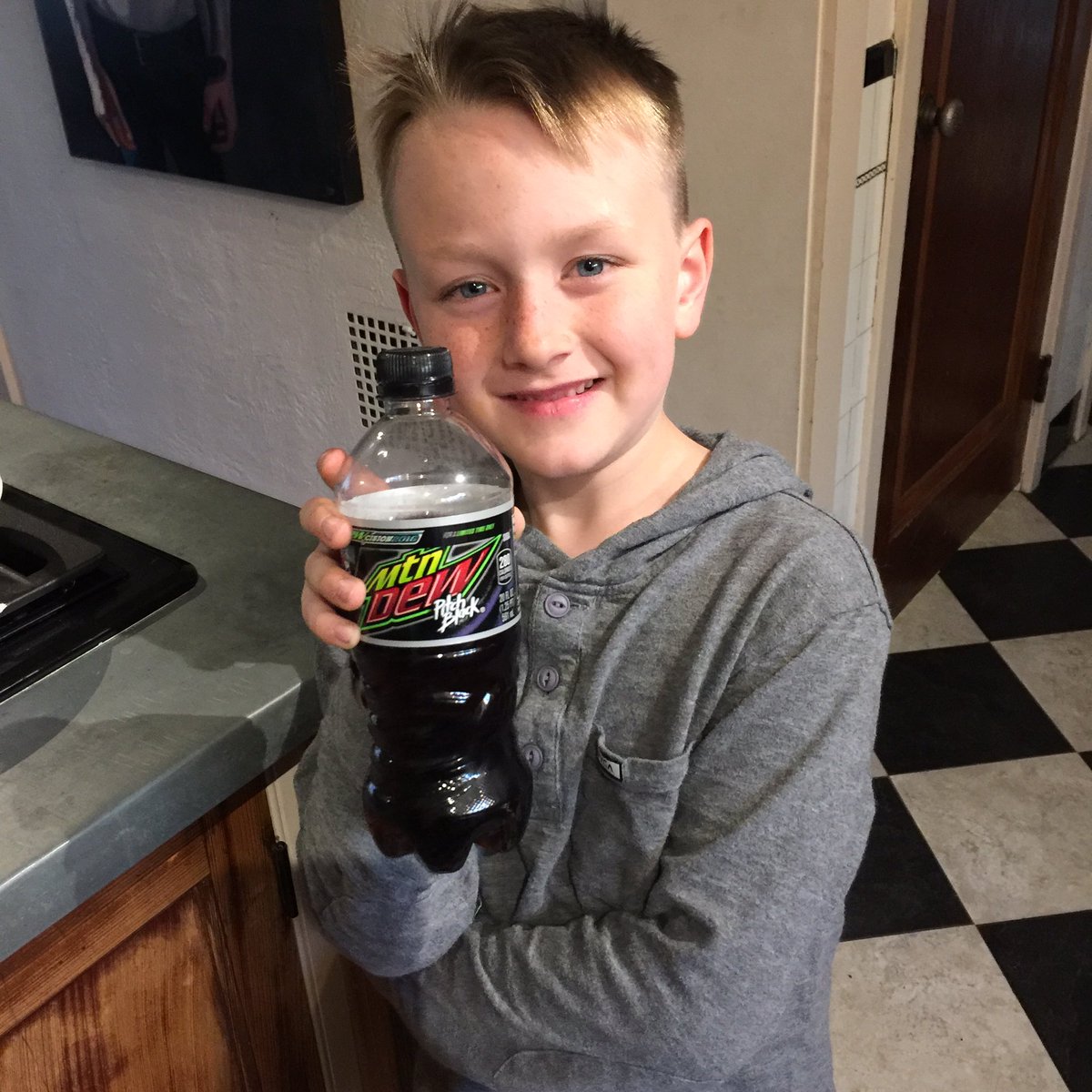 SrbPe's tweet photo. This little dude said he's sold on the new Dew, so #votepitchblack https://t.co/9LIrxuxyO0