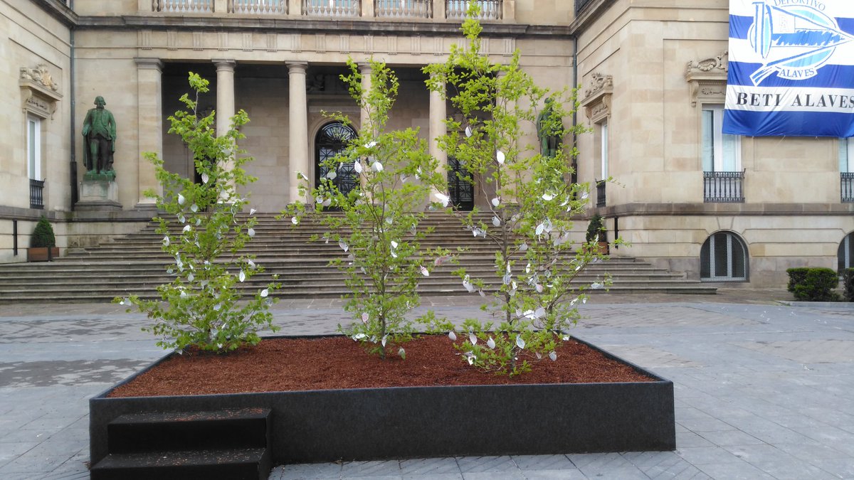 olatzvm's tweet photo. Eskerrik asko partehartzaile guztiei! Nik ere nire kompromesua idatzi dut! #arabanaturala https://t.co/134IRJuqLo