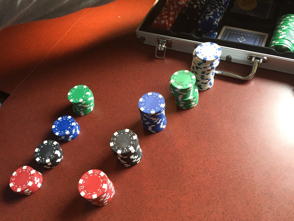 Billie_Grayson's tweet photo. Poker on the last Friday of high school. https://t.co/hzZZuPWUZI