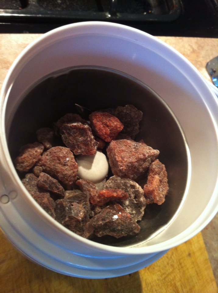 SRastin's tweet photo. This is Black Salt; I'm grinding it. It looks pretty, but smells like rotten egg. #peeooo #sulphur https://t.co/IuqSl07yHb