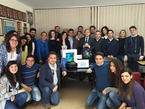 rtccataniaovest's tweet photo. CONSEGNA DEFIBRILLATORE CUS CATANIA LEO - ROTARACT #leoclub #rotaract #cuscatania https://t.co/U3PbdRLsbo