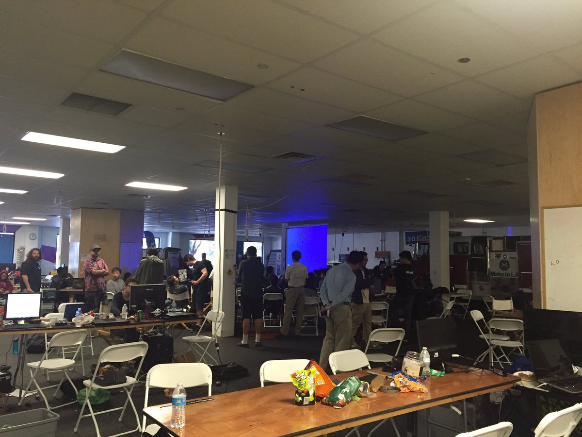 _esmenava's tweet photo. CodeDay LA coming to an end 😢🤓 @CodeDay #codedayla #funnnn https://t.co/QPkqBvrVxb