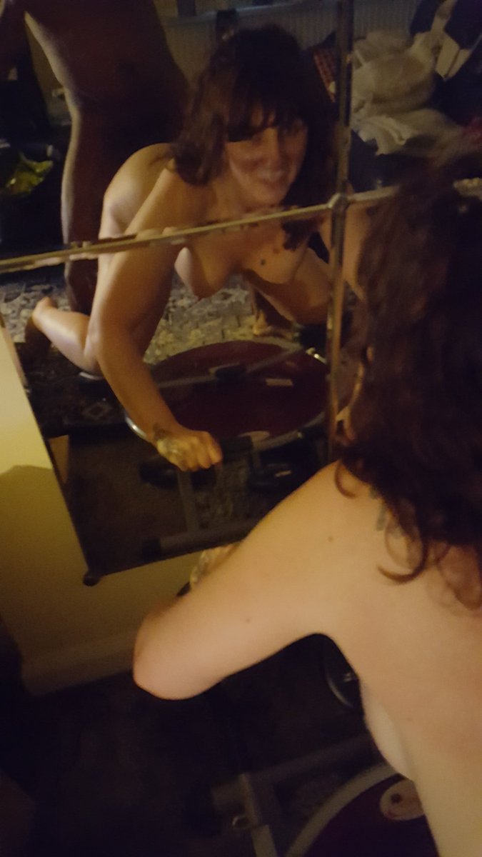 toni lace on X: Hey@KEYHOLEVIDEO I think we should use this on the next  shoot! Doing my exercises and this guy got in on it! Lol xxx  t.cokoor4Lehr6  X