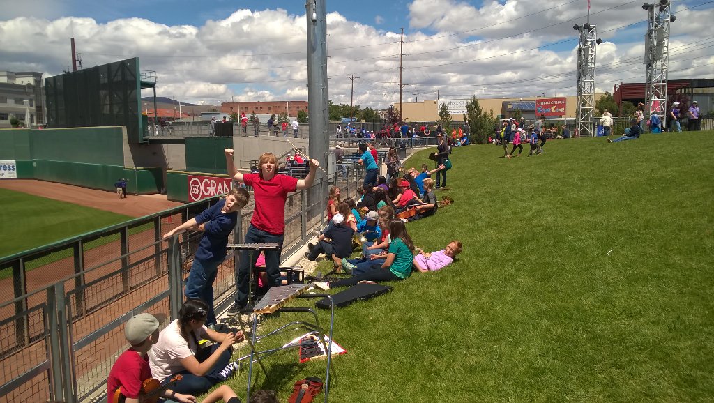 STMS_Music's tweet photo. Waiting for our performance at the @aces game! https://t.co/K5Ht0EJuNL