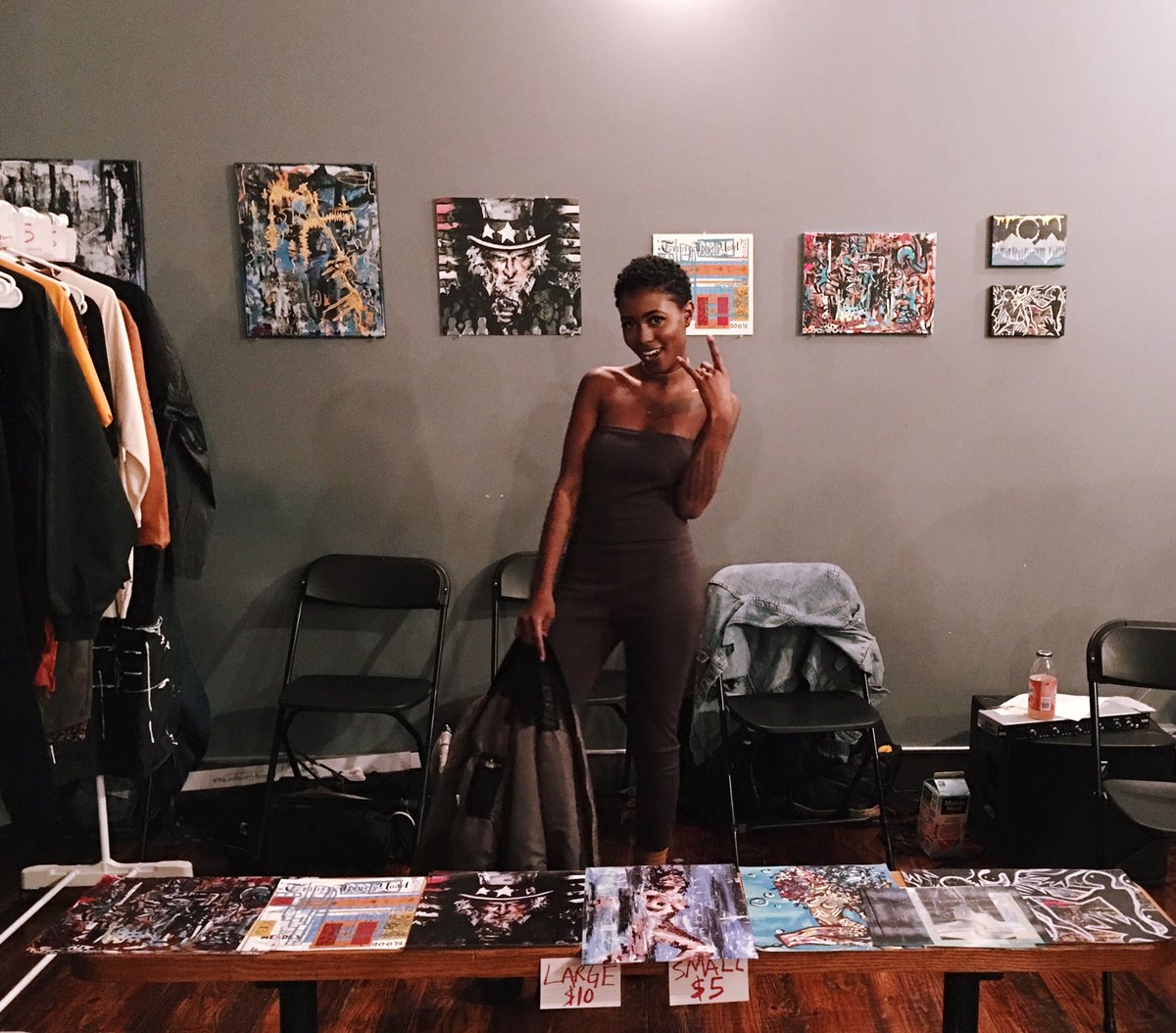 RAWWkarma_'s tweet photo. I appreciate all the love last night, thanks for coming out to support my art and fashion π #thearcade2.0 https://t.co/u7QWQ9DVtK