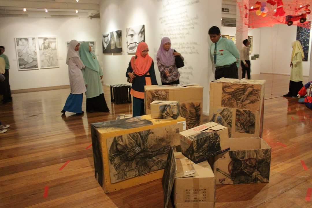 rintis16's tweet photo. #rintis2016 is still going on. You have 2 days left to see their amazing artworks. Start from 8am-5pm
@RepublicUSM https://t.co/vRYb0ZR7MF