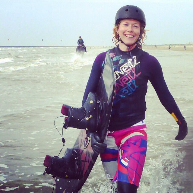 jolandavanandel's tweet photo. Horseboarding it is!!! #horses #wakeboarden #beach #sea #sand #makesmesmile @horseboarding https://t.co/9Be7uA41Yn