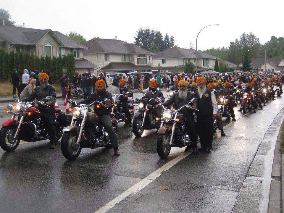 COLRICHARDKEMP's tweet photo. Ride of respect. Sikh bikers setting off to pay respect to Drummer Lee Rigby on the anniversary of his death. https://t.co/H9ilF9gf0S