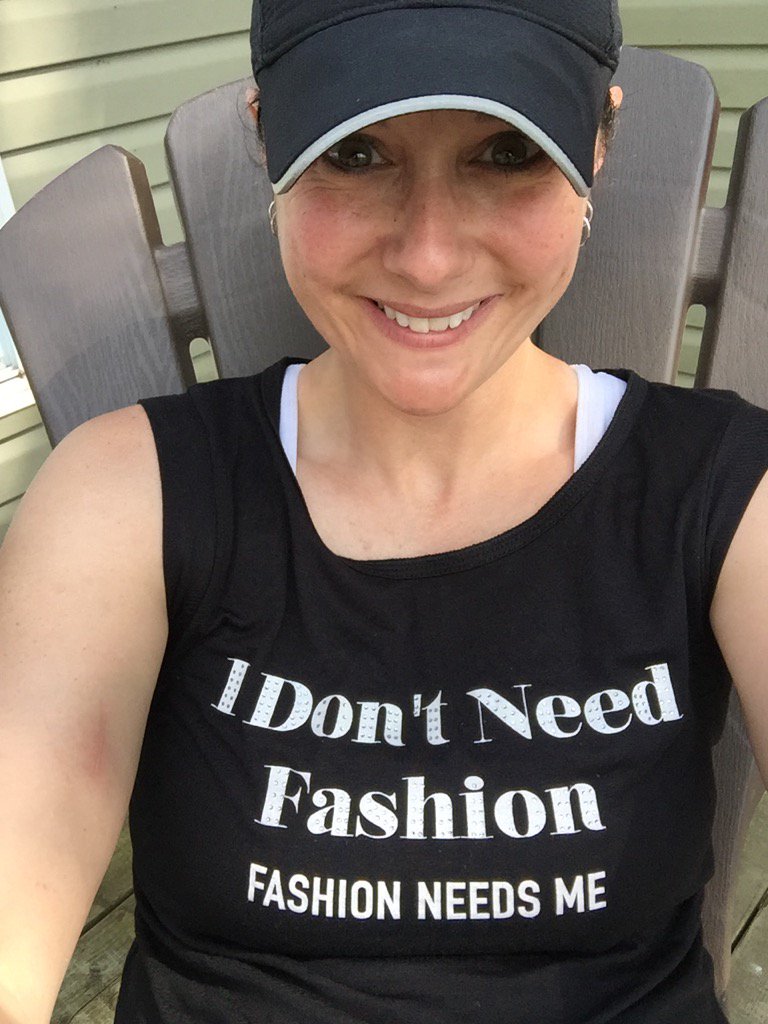 TaniaCarmanico's tweet photo. Who says you can't be fashionable while doing hard labour?  #CottageChic #cleanUpYourYard https://t.co/AcEvdqCQMP