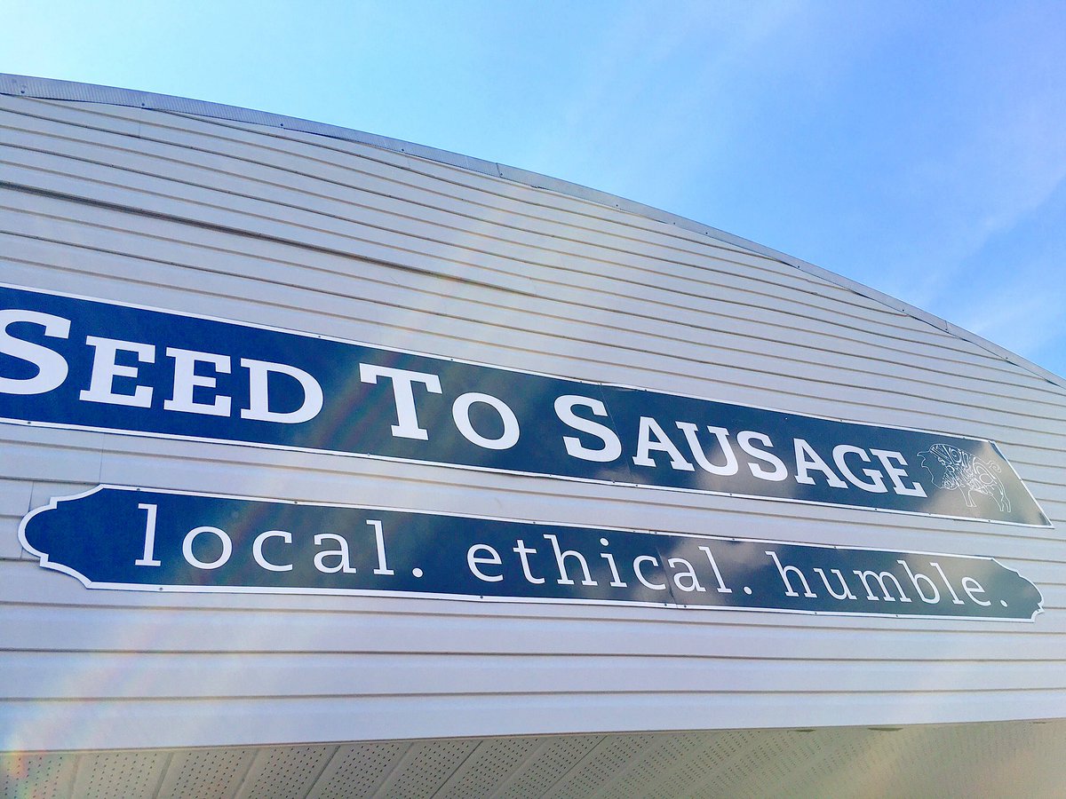 rosalyngambhir's tweet photo. A staycationer's paradise today was @SeedToSausage's #DayofthePig filled with local love and smokey flavors! 🐷 https://t.co/HsfHWygWG7