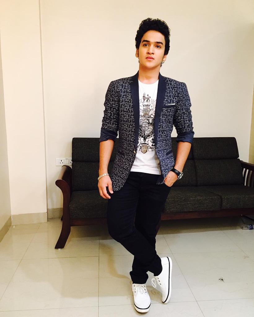 OfficialFaisalk's tweet photo. #SavdhanIndiaSammanAwards #Lifeok https://t.co/styyGTZ3Eq