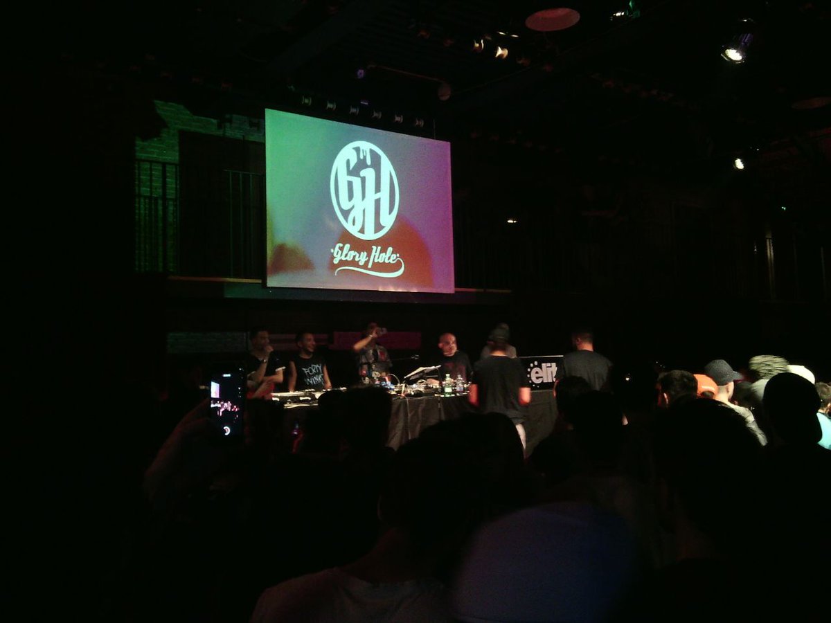 lacasadelrap's tweet photo. Glory Hole nel posto! #BOOST016 #lacasadelrap https://t.co/UItu9ndQc0
