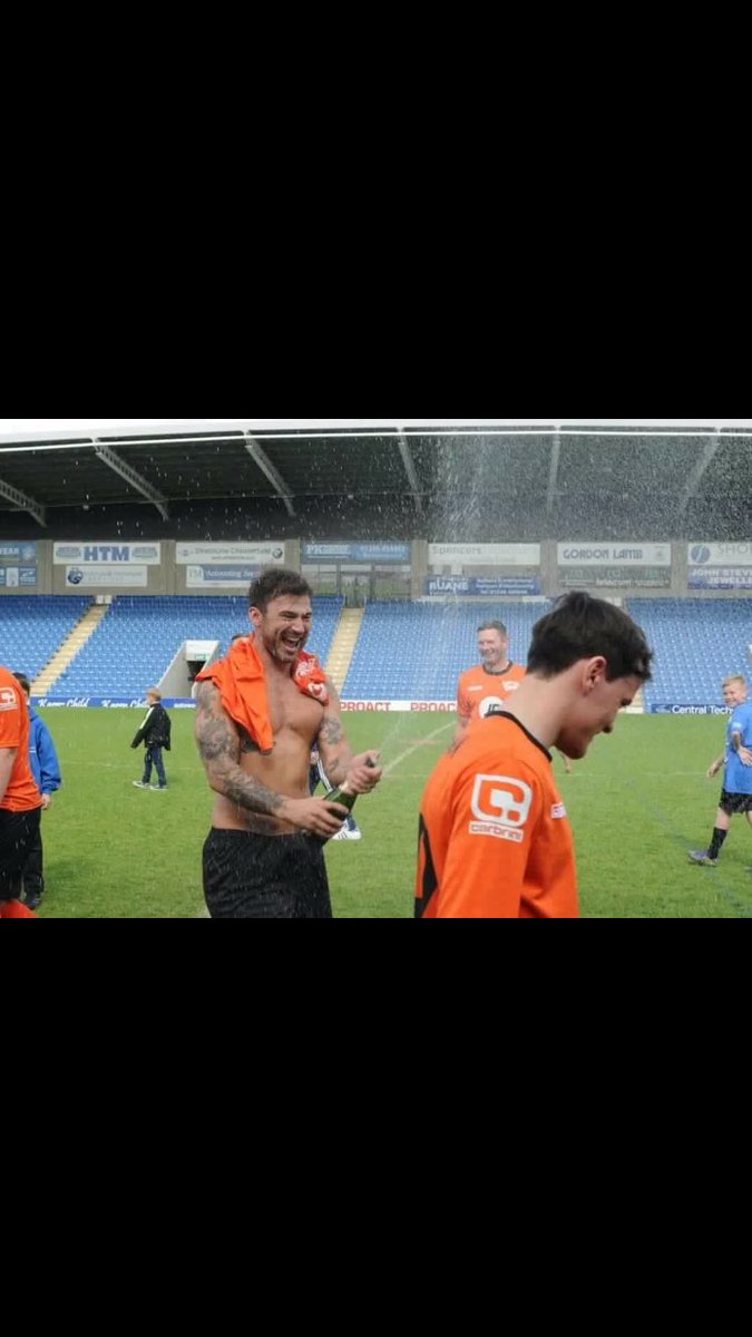 AndreaParky92's tweet image. Great picture @JakeQuickenden !! Celebrating a Man of the Match Performance ⚽️⚽️