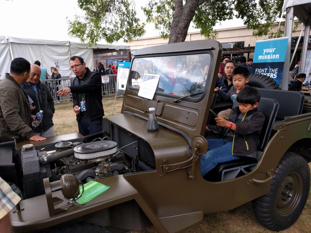 jeremythomas33's tweet photo. .@ORNL brought their 3D-printed replica of a 1952 Willys Army Jeep. #MakeEnergy #MakerFaire https://t.co/GRVXFtyoMn
