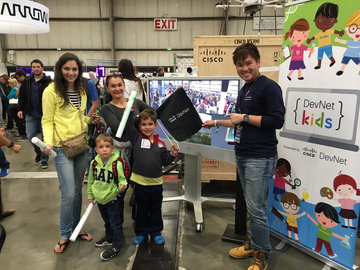 HarryCLH's tweet photo. Come by DevNet booth and grab our cool swags @CiscoDevNet #MFBA16 https://t.co/k5I6e8VDAK