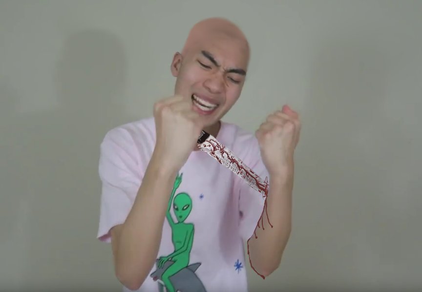 prebsle's tweet photo. @RiceGum when you're at the barber shop and the shitty barber are free and you make eye contact https://t.co/w2SVviZT9X