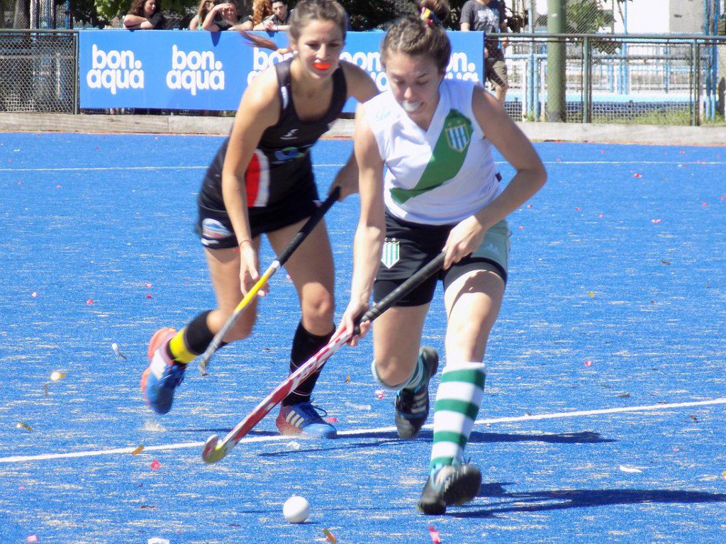lineadecuatro4's tweet photo. #HockeyFemenino Banfield ganó y es líder, mientras que Pucará y Lomas siguen flojos --> https://t.co/EggScg6rC2 https://t.co/ZeXBgE3NNX