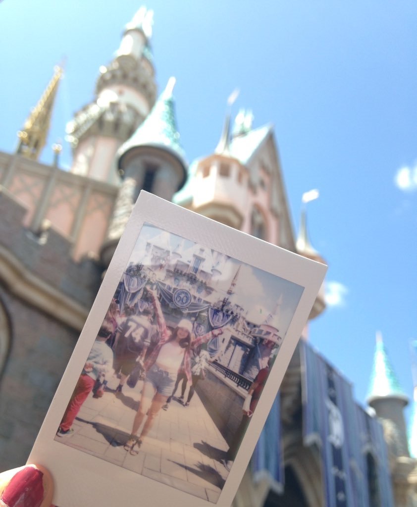 karen_odd's tweet photo. Disneyland was supa fun 🏰❤ https://t.co/aG08igyNNs