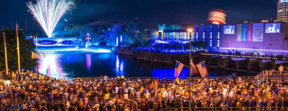 DTSouthBend's tweet photo. Exactly one year ago we turned on the SB River Lights for the very first time.  Happy 151st Birthday South Bend! https://t.co/HiYHHKIQSv