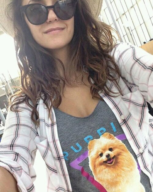 smaia89's tweet photo. Sexual orientation : #NinaDobrev β€ #Ninanators #NDobrev #womancrusheveryday https://t.co/CmfMSHS5E0