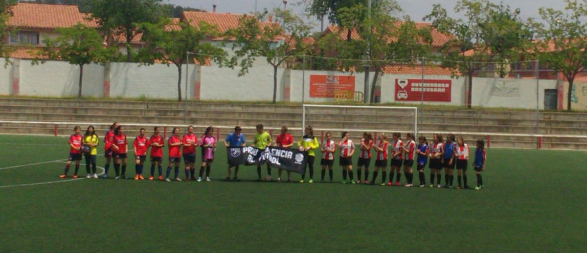 adnemo4's tweet photo. @CFCORBERA 7-1Castellar del Vallès,les fèmines fa 2 mesos que han acabat la lliga i avui han jugat un altre amistós. https://t.co/EESAaHWeYb