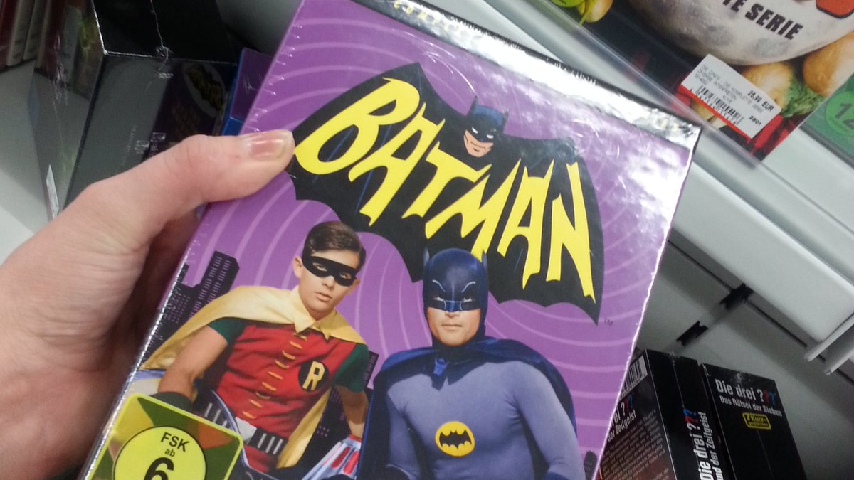heikeontour's tweet photo. Nanananananaaaaaaaa...
BATMAAAAAN!

... pow!
... bäääähm!
... Peng!

#Batman #oldbatman #peng #powwow #wtf https://t.co/ui7yALtcJy