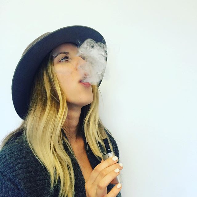 RevivalVape's tweet photo. #Vaping is a breeze with #Revival. It's sleek, discreet, and packs power in every hit. https://t.co/ymYI57CbRK
