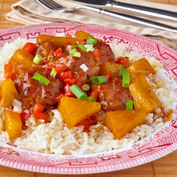 Pineapple Pork Meatballs a delicious Monday meal to please the whole clan! buff.ly/1WKlIaS #foodie #foodporn