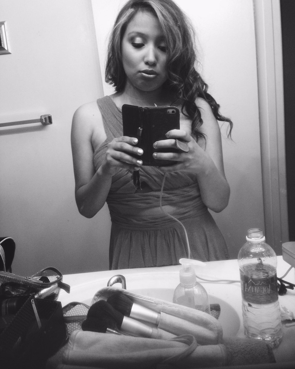 ShortyyKat_x3's tweet image. Just a reminder: im a queen 👑👑👑 #prom2k15 #oneyear #rooseprom2k15