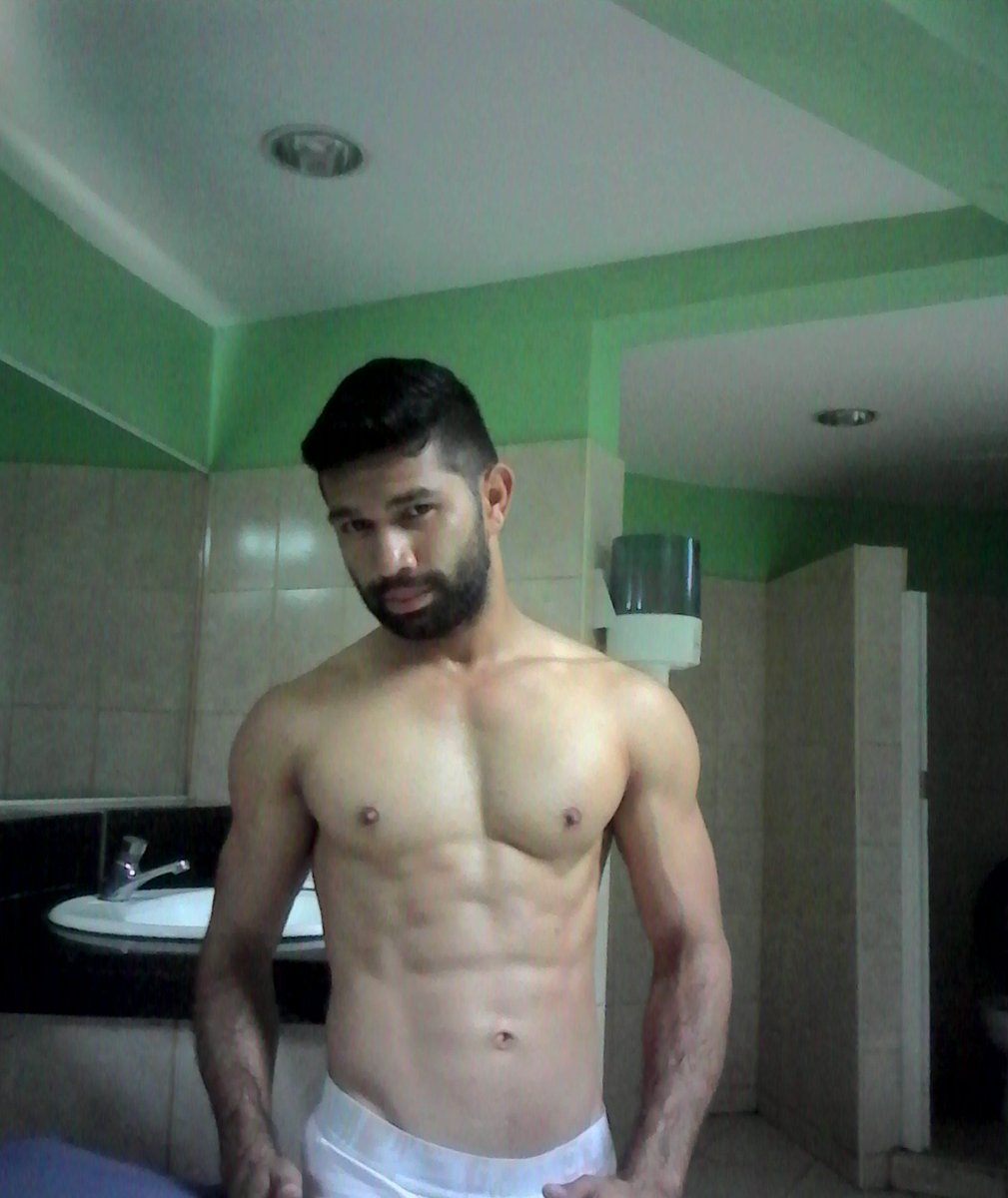 CASIQUE_'s tweet photo. #TerminandoDeEntrenar #IronGgym #margarita https://t.co/hsNMv9Ziow