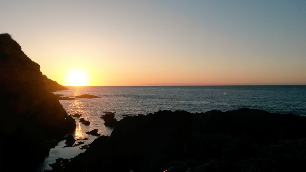BealesBecci's tweet photo. Ilfracombe Sunset #Ilfracombe #NorthDevon #coast https://t.co/ZrxaH7sq43
