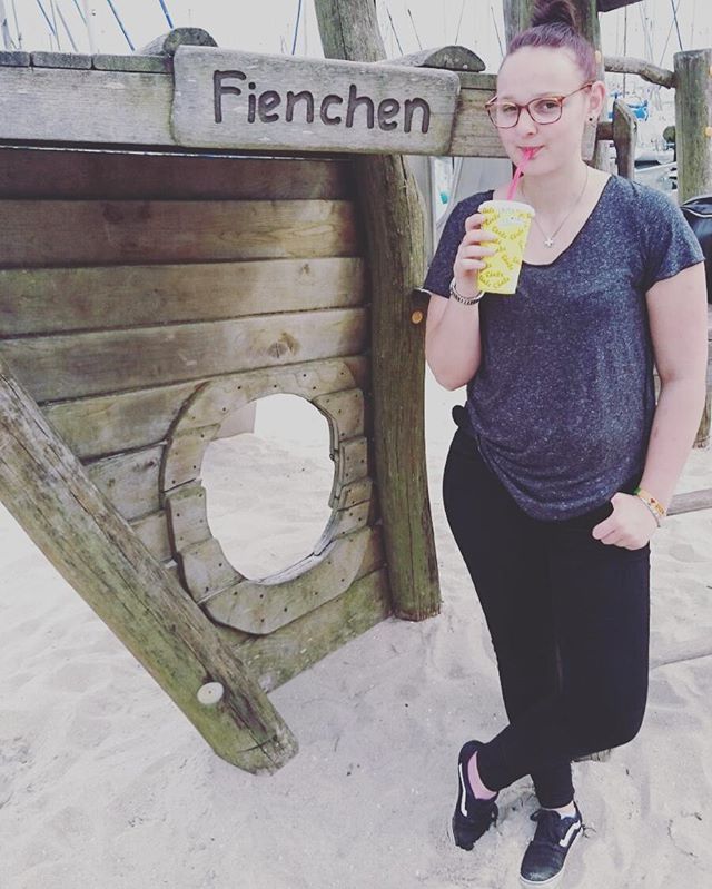 Fizzarcher's tweet image. Fienchen💞 #Holidays #Fienchen #Fiene #Grömitz #funny #love #family #milkshake #sunmy #vans #pierced #piercings…