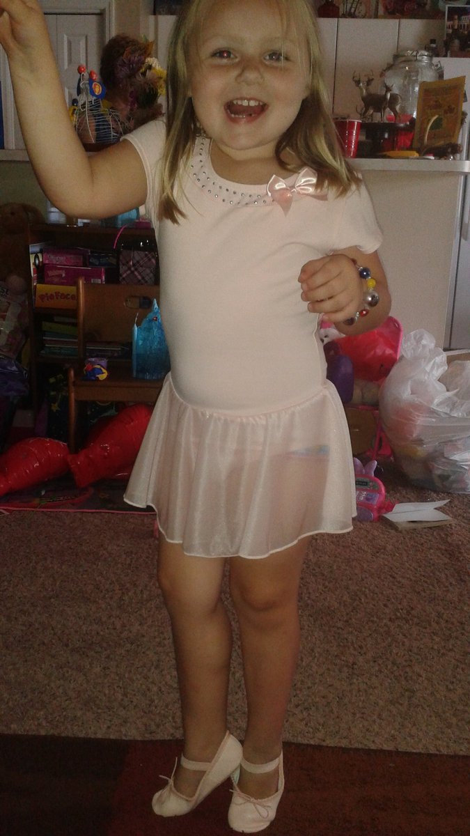 heavydiddy's tweet photo. Got Liz a ballerina outfit for her birthday, she loves it! ๐๐โค #Finally4 #BabyGut https://t.co/mjP4cTsPq6