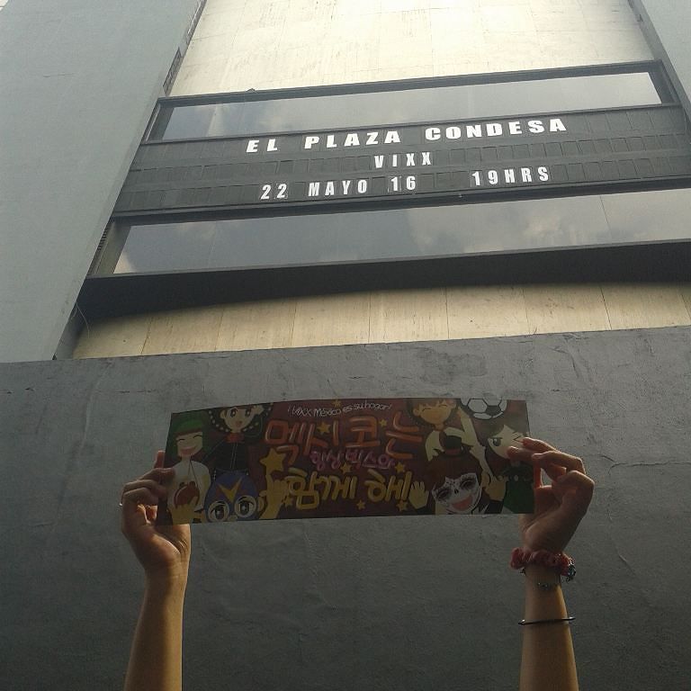 AsiaStage's tweet photo. Ya estamos esperando que empiece #VIXX en El Plaza Condesa ¿Quién está emocionado? #CoreaD… https://t.co/Xt9okCbwmV https://t.co/lUn63B1dpG