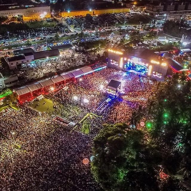 boteco_dos's tweet photo. Um mar lindo de Aviãozeiros @festejafortalezaoficial ✈ #naomeesqueceune #avioes2016
#festejafortaleza https://t.co/PXd2zXykfv
