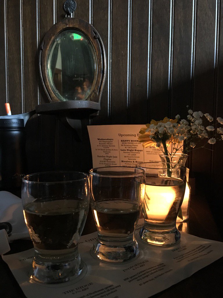 BungeeVenture's tweet photo. Cider Flight from #CapitolCider #Seattle. Unplanned photo bonus: E and @hopalong15 reflected in the mirror https://t.co/ooLI99jJuj