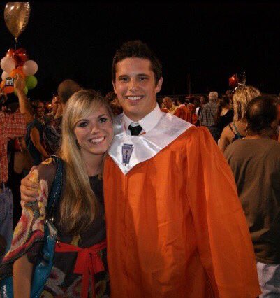 _KaitlynCalhoun's tweet photo. 4 years later and look at us now💕🎓 https://t.co/xsC7XfRsRa
