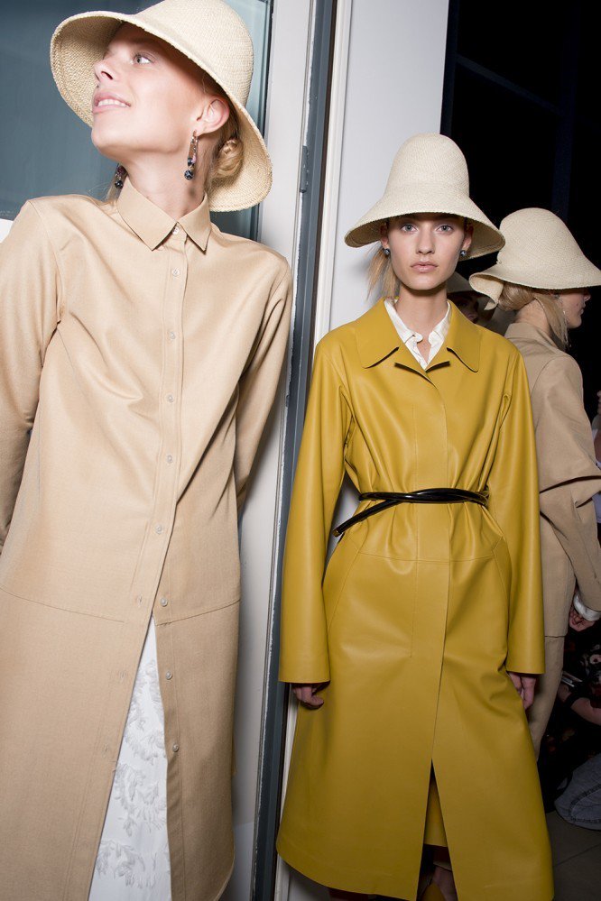 Magentaths's tweet photo. @JilSanderPR #SS16 #alemania #comunicacionmoda @hablemos_moda  llena de colores vivos y diseño vanguardista !! https://t.co/9dai7448MI