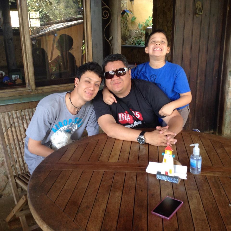 guillerfreites's tweet photo. Los domingos en #familia son lo mejor. https://t.co/aQ4Eyr0ZR6