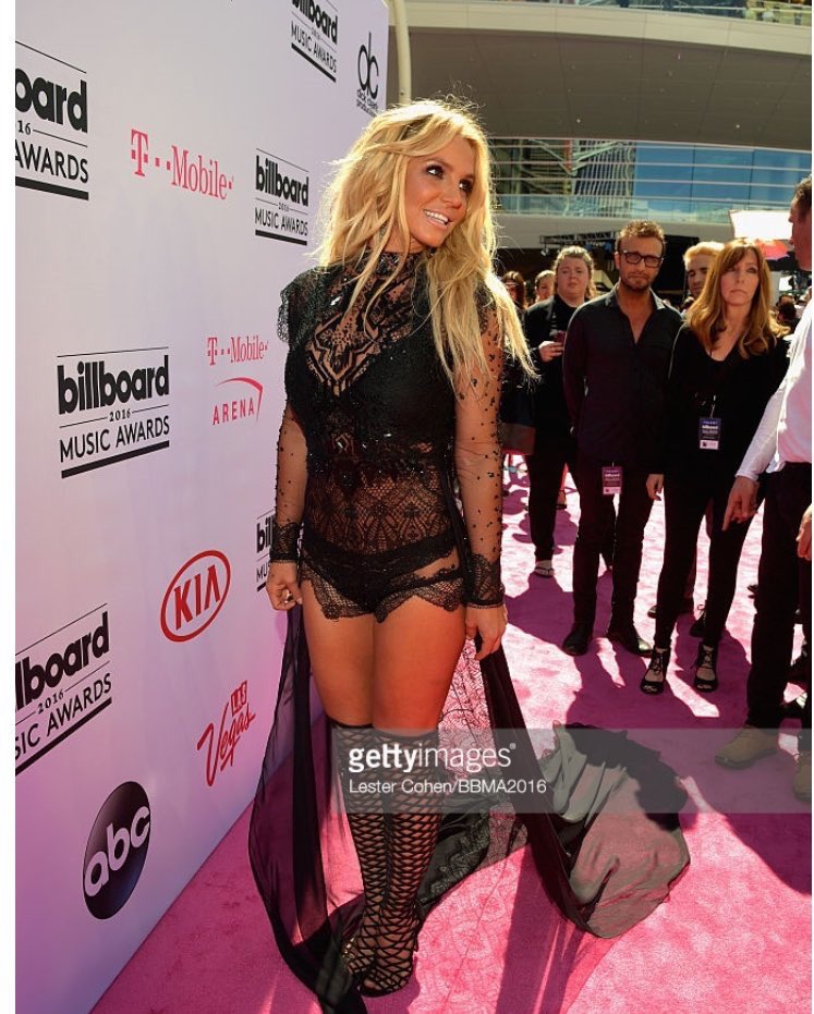 Britney Spears : Billboard Music Awards 2016 CjGDVz_UYAIC0x9