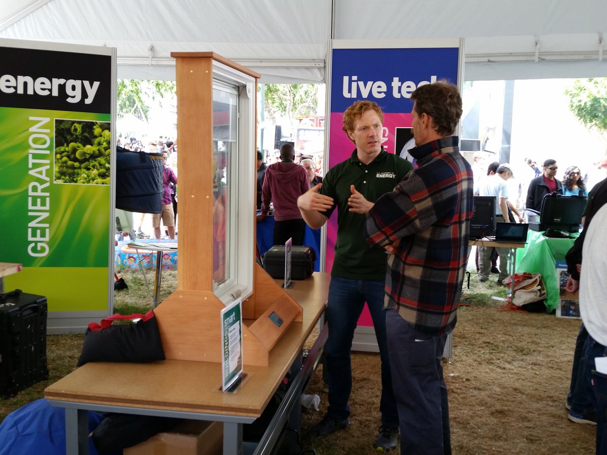 techLBNL's tweet photo. Talking efficient window tech @ENERGY pavilion #MFBA16 #MakeEnergy https://t.co/6sKLTRq8Da