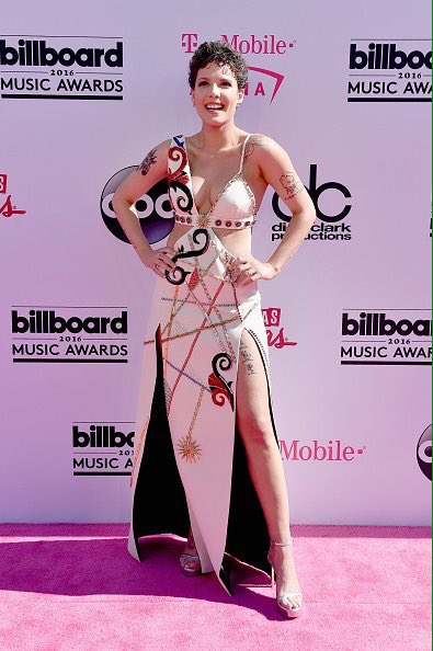 PromotingHalsey's tweet image. #BBMAs