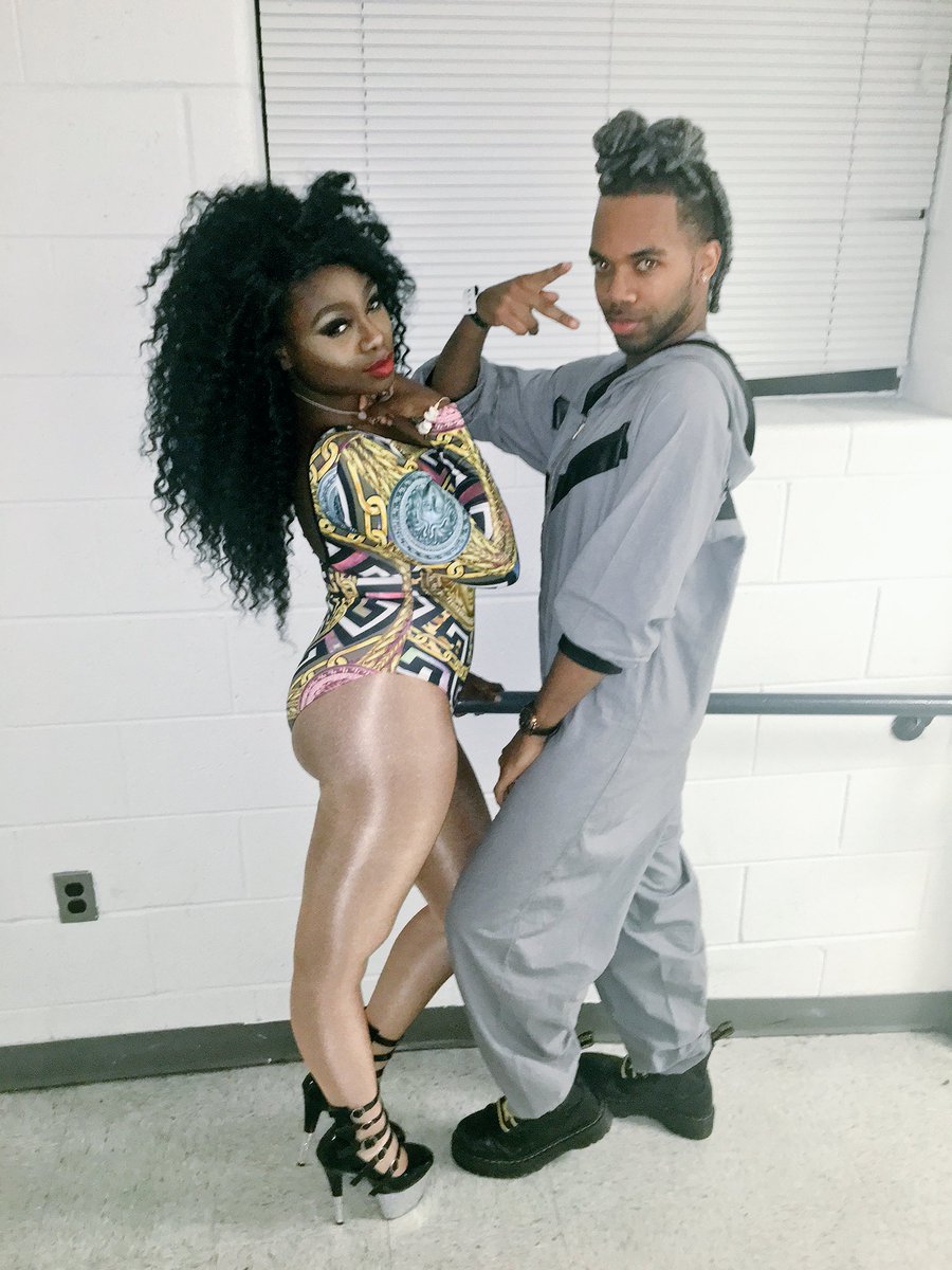 TheBasedCunt's tweet photo. 💕✨Kleopatra x Primadonna ✨💕Queen 15' meets Mr.STORM 2016-2017 #owwkush #kushtwitter #KushSTORM https://t.co/FDMtOOrVmu