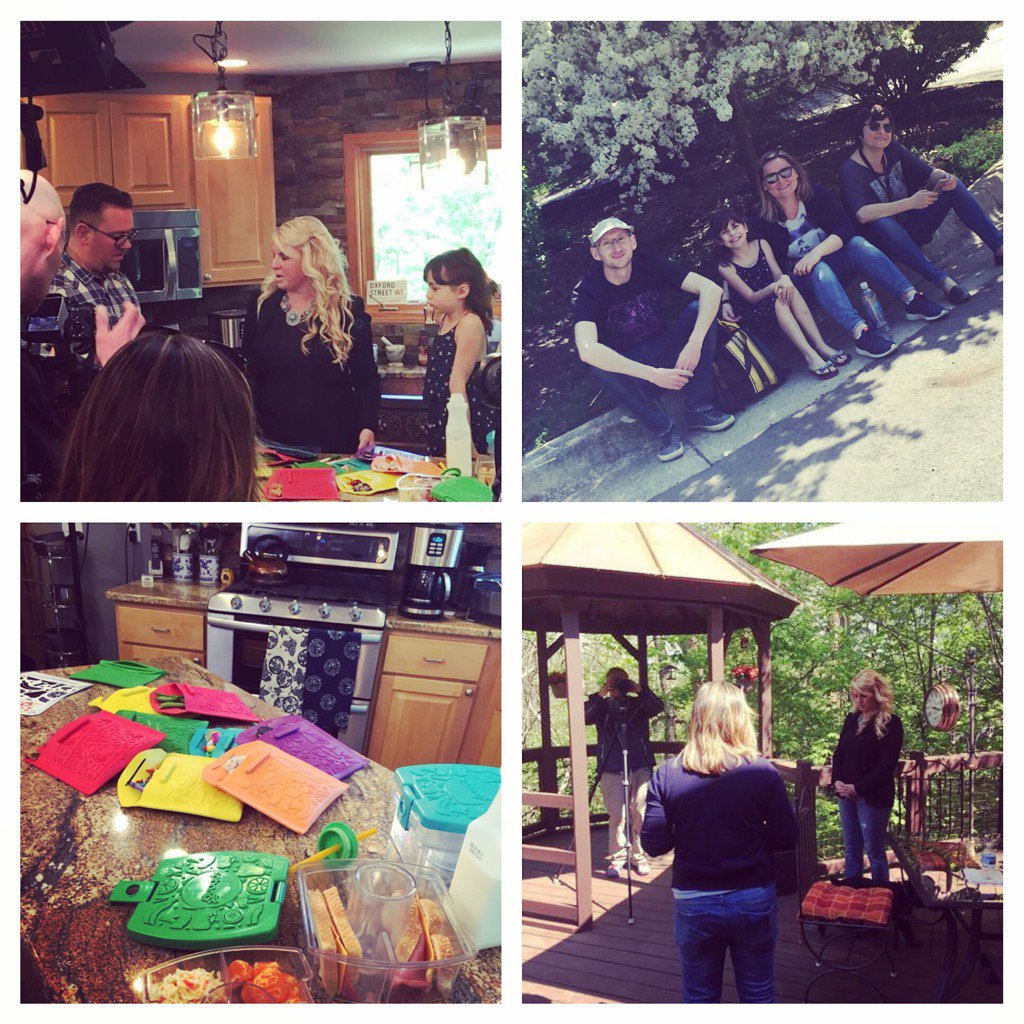 momhintsherri's tweet image. Sunday fun day with @startup_usa and @JennyLaFemme and crew! See us on Season 4 this fall! #mompreneur #mominventor