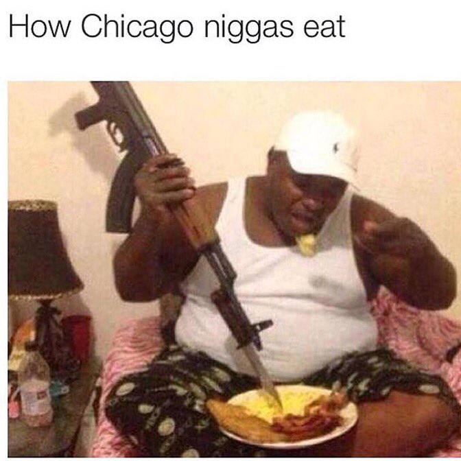 WORLDSTAR's tweet photo. This how Chicago dudes eat 😂 https://t.co/HWDIZQNjf1