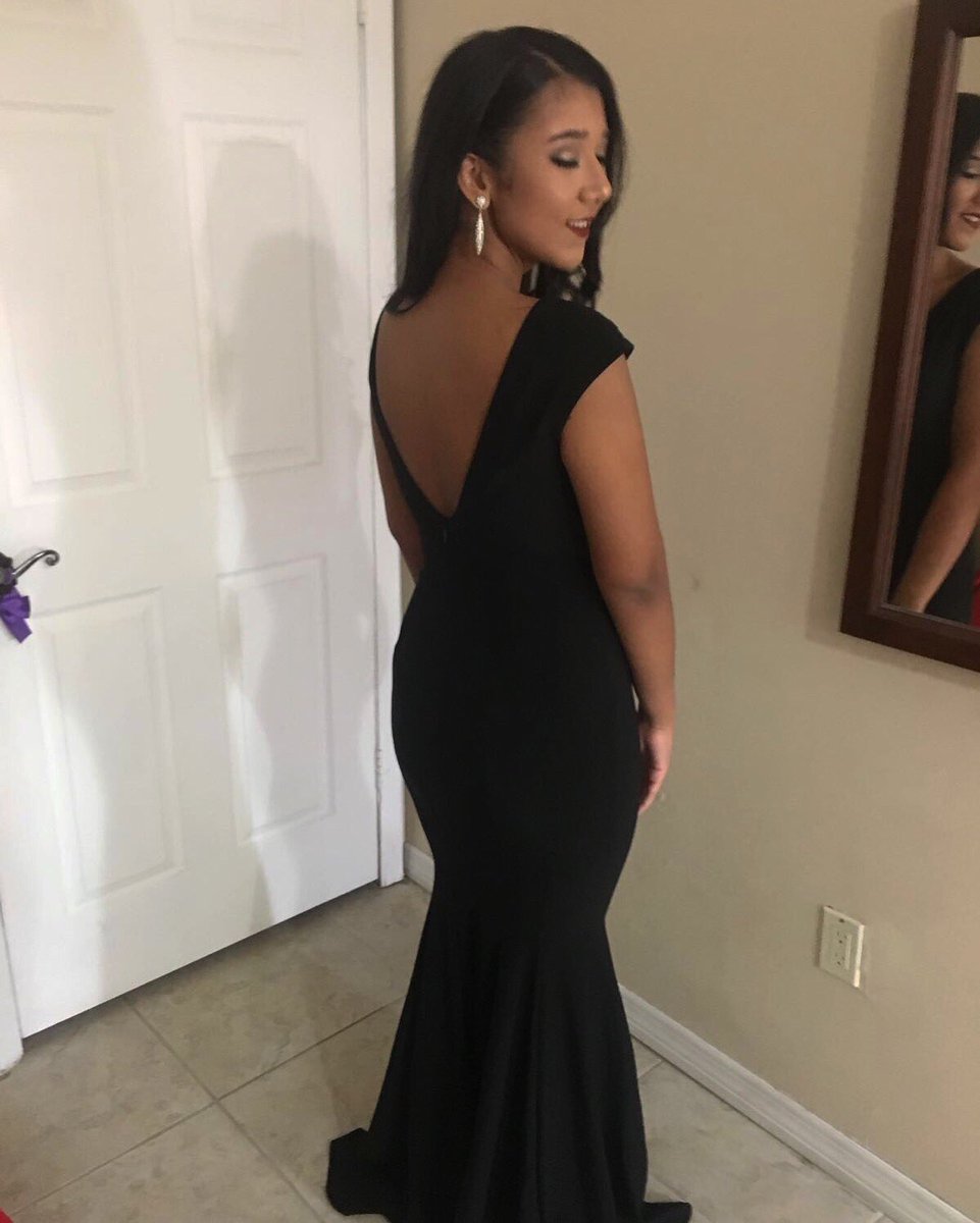 anabelchang_'s tweet photo. 😛 #prom2k16 https://t.co/UkbBzOVUvA