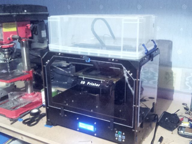 ElectroModder's tweet image. Improvised an enclosure for printing ABS... testing it now...