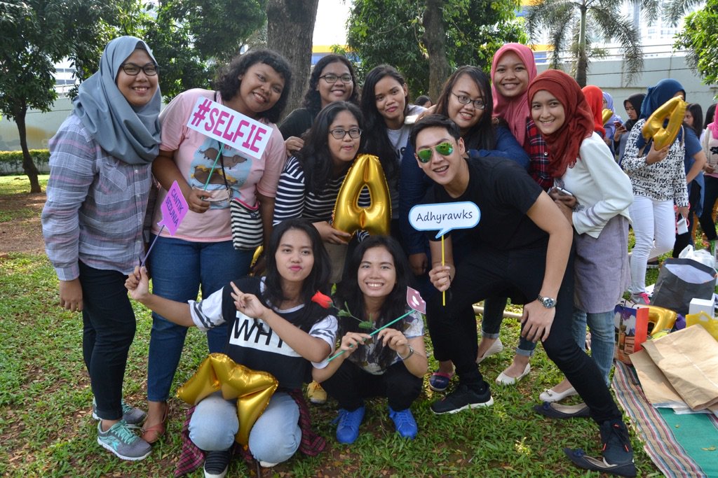 adhyraLR's tweet photo. Ini kurang lebih keseruan tim 1. Nggak peringkat 1 sih kalo games-nya. Tapi nomor 1 SERU-nya! Hahaha #sweetdayinmay https://t.co/mdvICFphud